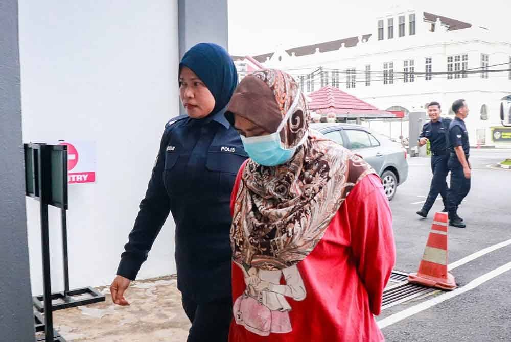 Seorang wanita mengaku bersalah di Mahkamah Sesyen Taiping atas pertuduhan melakukan khianat dengan membakar sebuah motosikal, minggu lalu.