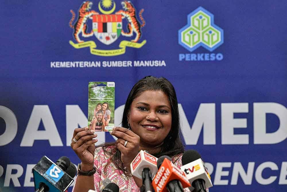 Kasthuri bercakap pada sidang media berhubung pencapaian Skim Keselamatan Sosial Suri Rumah (SKSSR) Tahun 2024 di Wisma PERKESO pada Isnin. Foto Bernama