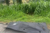 Mayat wanita OKU ditemukan di kawasan semak dekat Kilometer 35-36 Jalan Klang-Teluk Intan di Sabak Bernam.