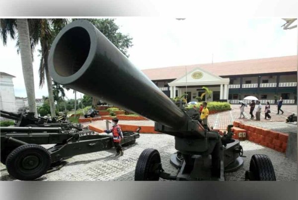 Bermula hari ini, Muzium Tentera Darat Port Dickson mengenakan bayaran tiket masuk kepada pengunjung setelah beroperasi secara percuma sejak 19 tahun lepas.