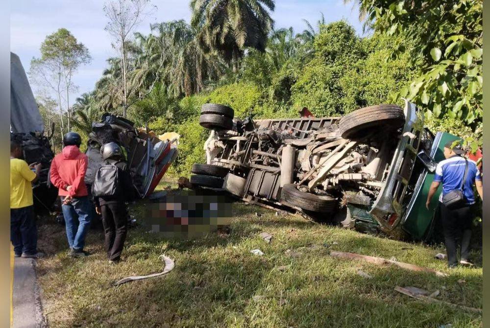 Kemalangan dikatakan menyebabkan kesesakan kira-kira lima kilometer.