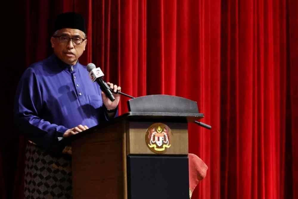 Shamsul Azri berucap pada Majlis Perjumpaan Perdana Menteri Datuk Seri Anwar Ibrahim bersama Warga Jabatan Perdana Menteri (JPM) Bagi Bulan Januari dan Amanat Tahun Baharu 2025 di Puspanitapuri pada Jumaat. Foto Bernama