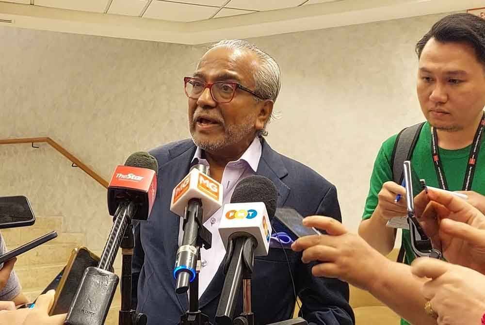 Muhammad Shafee dalam sidang media di Townhall Rakyat Mencari Kebenaran bertajuk Pengampunan Diraja: Skop dan Halangan di Sime Darby Convention Centre, Bukit Kiara pada Sabtu.