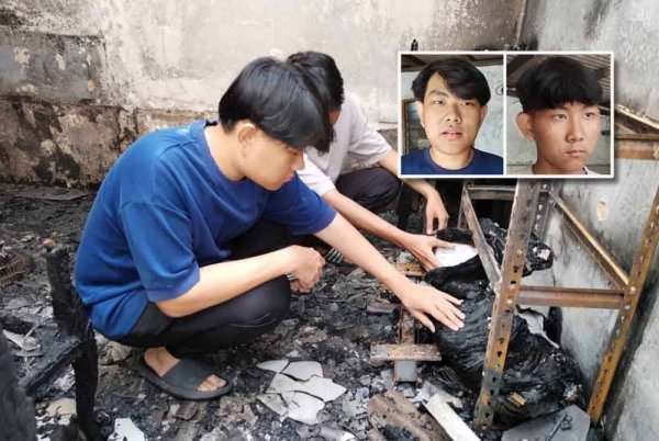 Mohamad Akmal Muqri dan Mohamad Lutfi melihat buku serta peralatan sekolah yang terbakar. Gambar kecil: Mohamad Akmal Muqri dan Mohamad Lutfi