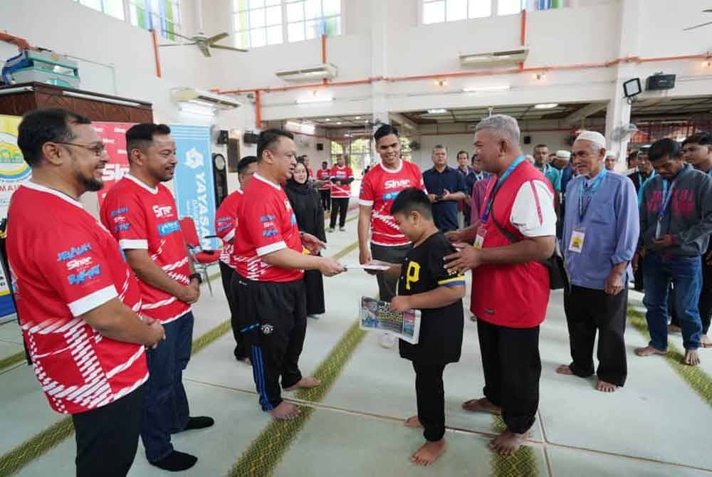 Keberangkatan Tuanku Syed Faizuddin yang mencemar duli pada program Jelajah Sinar Untuk Rakyat membuktikan sokongan baginda terhadap program seperti ini.