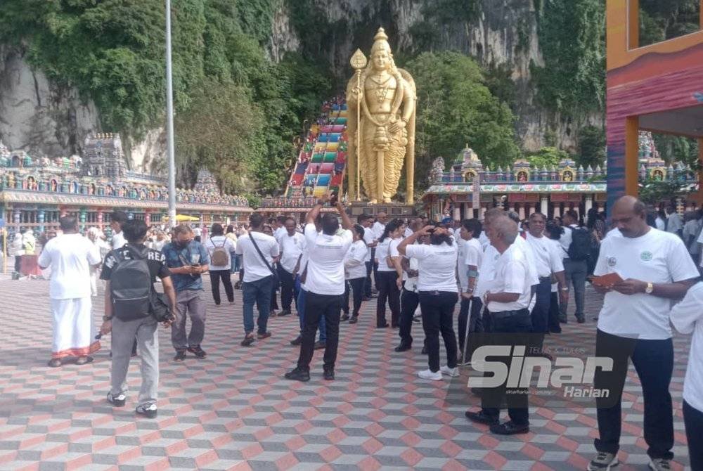 MIC meneruskan himpunan solidariti bagi menyokong Datuk Seri Najib Tun Razak di sini pada Isnin