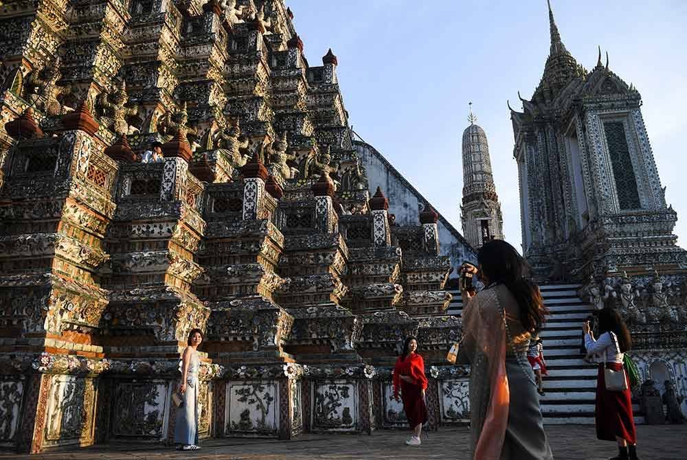 Thailand menyasarkan untuk menarik antara 36 hingga 39 juta pelawat antarabangsa dan menjana 1.98 hingga 2.23 trilion baht dalam hasil pelancongan - Foto: Reuters