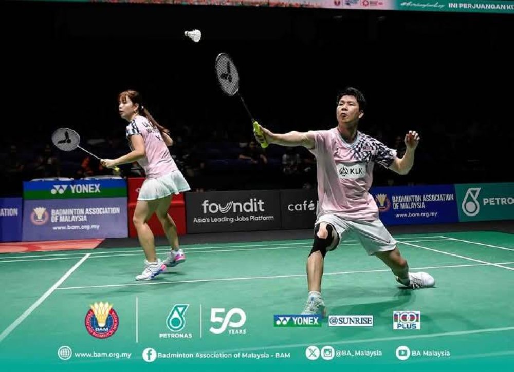 Beregu campuran negara, Goh Soon Huat - Shavon Lai Jemie memulakan kempen awal musim Siri Jelajah Persekutuan Badminton Dunia (BWF) langkah kanan pada Rabu.