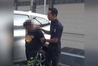 Seorang lelaki mengaku tidak bersalah di Mahkamah Sesyen Kuala Pilah atas tiga pertuduhan melakukan sumbang mahram terhadap anak perempuan tirinya pada 2019 dan 2024.