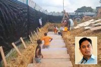 Kerajaan negeri sedang berunding dengan pihak ECRL bagi tujuan penajaan pembinaan kepuk dan batu nisan baharu susulan berakhirnya proses pengalihan 90 plot kubur di Tanah Perkuburan Islam Selat Klang. (Gambar kecil: Mohammad Fahmi)