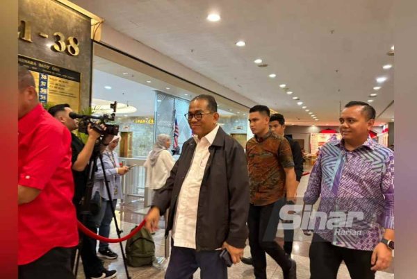 Dr Muhamad Akmal turut hadir pada Mesyuarat MKT UMNO di WTCKL pada Jumaat.