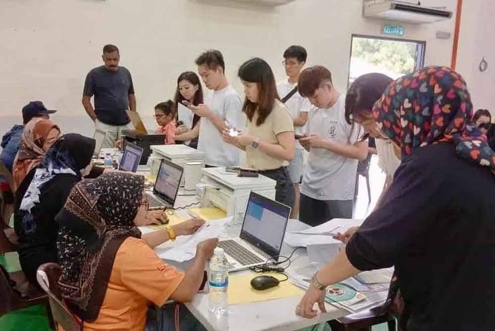 Program Melesenkan Anjing Peliharaan Secara In-Situ dijalankan di Dewan Ambang Botanik 2, Bandar Botanik Klang pada Sabtu