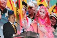 Abang Johari menyampaikan ucapan pada Majlis Amanat Premier Sarawak 2025 di Pusat Konvensyen Borneo Kuching pada Isnin. Foto Bernama