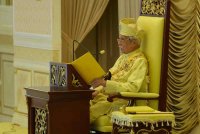 Tuanku Muhriz berkenan bertitah pada Istiadat Pengurniaan Darjah Kebesaran, Bintang dan Pingat sempena Hari Keputeraan Ke-77 baginda di Istana Besar Seri Menanti pada Selasa. Foto Bernama