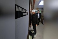 Ebit Lew ketika hadir di Mahkamah Majistret Tenom.