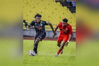 Ifedayo (kiri) kembali perkuatkan PDRM menjelang aksi menentang Kedah di Selayang pada Sabtu. Foto PDRM Football Club