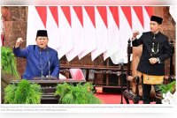 Jokowi dikatakan campur tangan dan menggunakan kemudahan kerajaan untuk memenangkan pasangan calon Prabowo dan anaknya, Gibran. Gambar hiasan