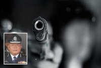 Polis menjumpai sepucuk senjata api jenis pistol semi automatik dan peluru di dalam bagasi yang berada dalam kenderaan milik lelaki itu. (Gambar kecil: Naazron) Gambar hiasan