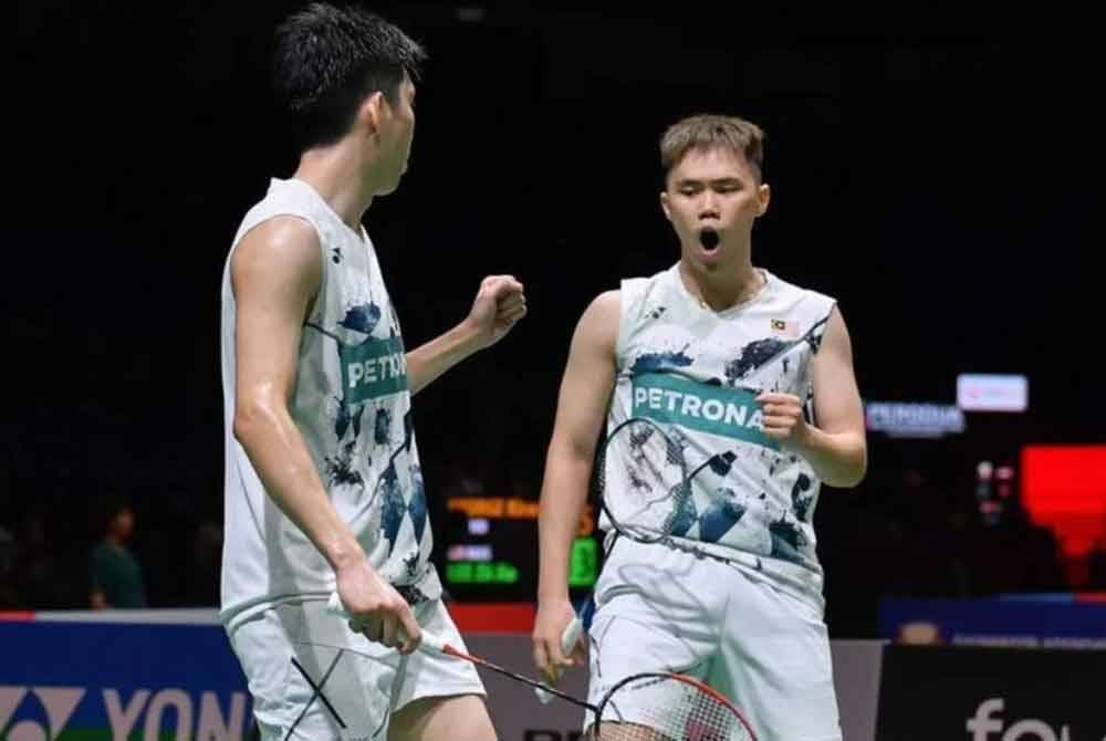 Kai Wun (kanan) dan Wei Chong mara ke separuh akhir Indonesia Masters selepas mengalahkan rakan senegara pada Jumaat. - Foto Agensi.