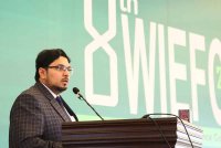 Prof. Dr. Hussain Mohi-ud-Din Qadri, Profesor Ekonomi dan Timbalan Pengerusi Lembaga Pengelola Universiti Minhaj Lahore, menyampaikan ucaptamanya di Persidangan Ekonomi dan Kewangan Islam Dunia ke-8 (WIEFC) di Universiti Minhaj Lahore pada 25 Januari 2025.