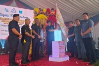 Zulkafli menyempurnakan gimik perasmian Kempen Keselamatan Jalan Raya sempena Sambutan Tahun Baharu Cina 2025 peringkat Kontinjen Perak di Plaza Tol Taiping Selatan, Lebuhraya Pesisiran Pantai Barat (WCE) pada Isnin.