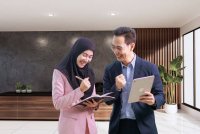 KECURANGAN pasangan banyak berlaku di tempat kerja apabila tidak menjaga batasan pergaulan dan gurauan serta tidak menjaga pandangan mata. 