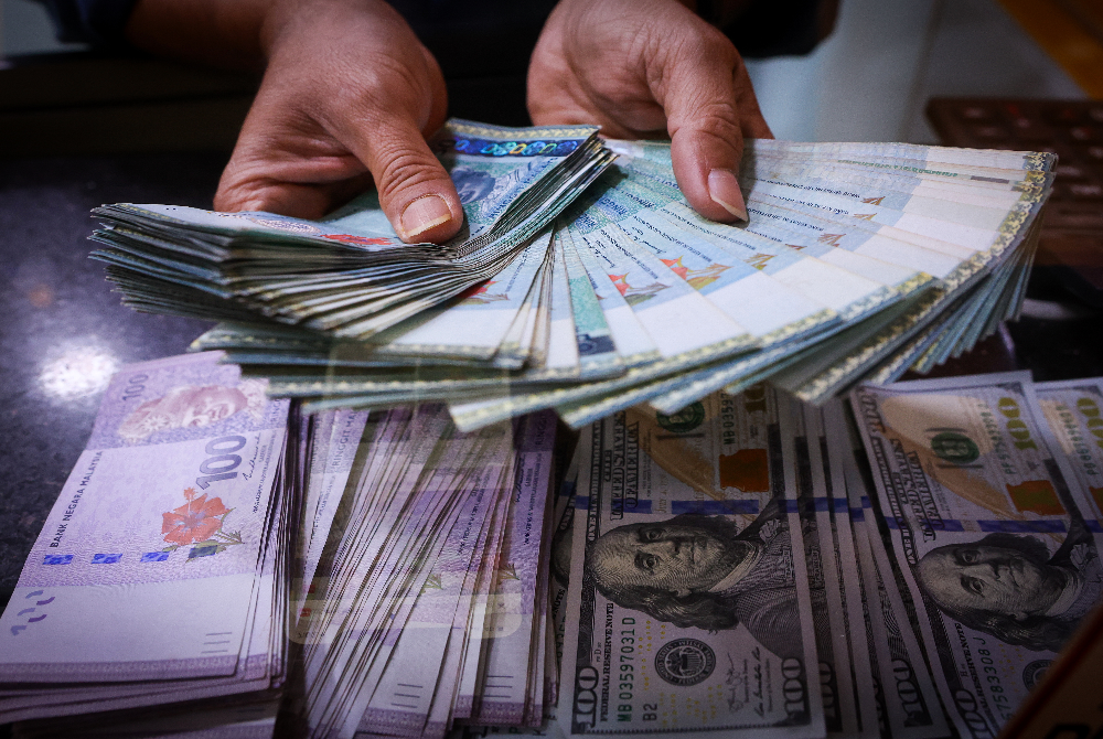 Ringgit dibuka rendah berbanding dolar AS