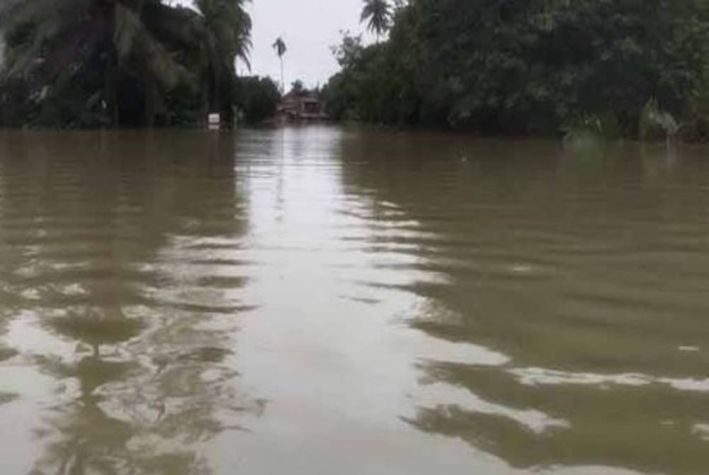 Enam sekeluarga hilang, tujuh rumah dihanyut banjir