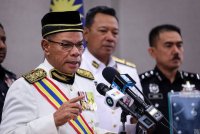 Menteri Dalam Negeri Datuk Seri Saifuddin Nasution Ismail ketika sidang media selepas menghadiri istiadat pembukaan Mesyuarat Pertama Penggal Keempat Parlimen ke-15 di Bangunan Parlimen, hari ini. Foto Bernama