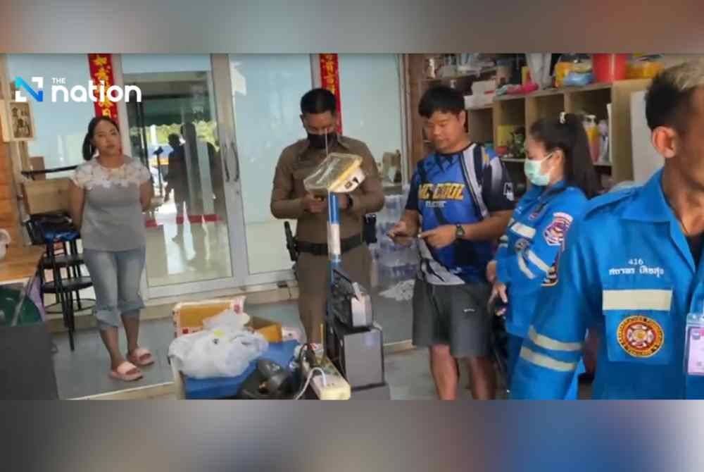 Bomoh kantoi pos mayat bayi kepada pelancong China