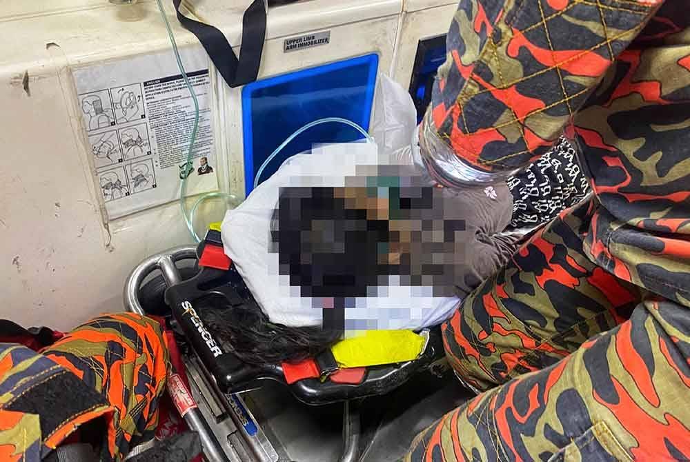 Bapa Pilu Peluk Jenazah Anak Perempuan, Kereta Dipandu Terjunam Masuk Gaung