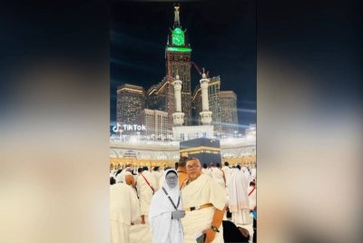 Marina meninggal dunia di Masjidil Haram. Foto Instagram Ustaz Abdullah Khairi