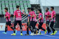 Pasukan Terengganu Hockey Team meraikan jaringan ketika menentang pasukan Territory Stingers pada perlawanan akhir TNB Liga Hoki Malaysia 2025 di Stadium Hoki Nasional Bukit Jalil, pada Ahad. Foto Bernama