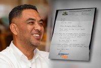 Surat tulisan tangan memohon penangguhan yuran sekolah bagi pihak seorang pelajar di kawasan DUN Duyong yang dimuat naik Mohd Noor Helmy di Facebook.