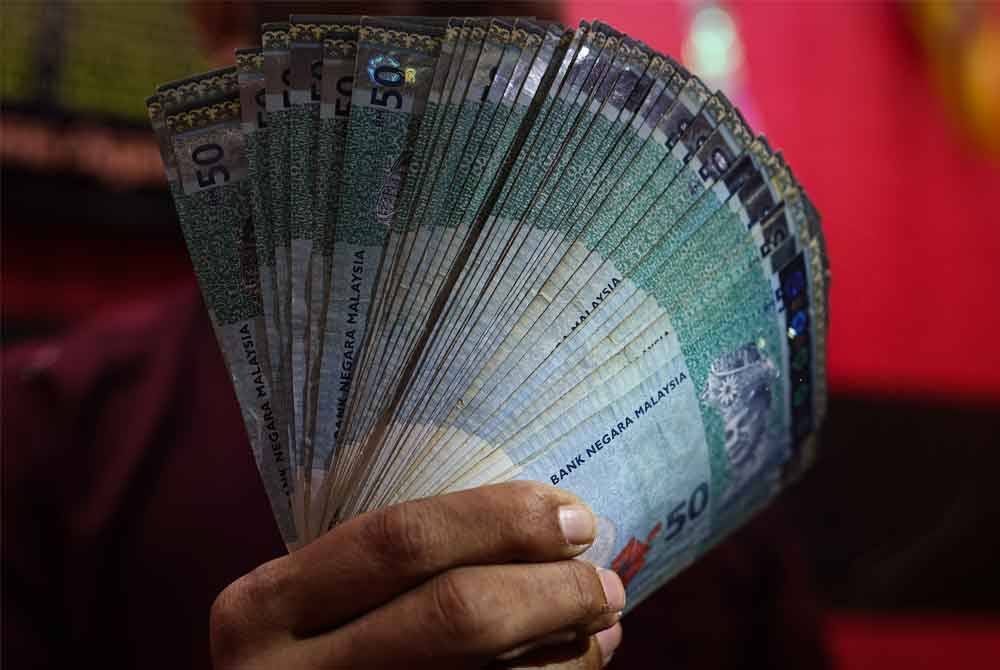 Ringgit mengukuh sedikit berbanding dolar AS pada sesi awal