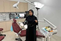 Selain menjadi suri rumah, Danelya mengambil peluang dalam dunia pemasaran digital untuk bantu perniagaan klinik pergigian suaminya di Shah Alam.