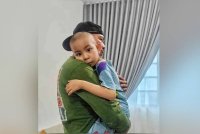 Nur Sumayyah menghidap kanser neuroblastoma (kanser saraf).