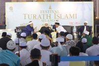 Kerajaan Selangor sejak dua tahun lalu telah menggerakkan usaha menyemarakkan penghayatan kerohanian Islam menerusi program Festival Turath Islami dan Darul Ehsan Berselawat