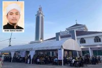 Masjid Saidina Osman Mukim Tepi Sungai menawarkan pekej umrah percuma kepada jemaah yang tidak meninggalkan solat sunat tarawih sepanjang Ramadan ini.