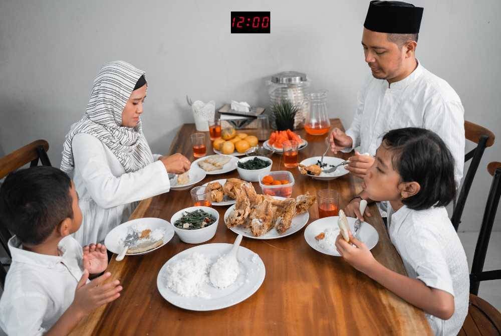 Makan sahur jam 12 tengah malam, dapat pahala atau tidak?