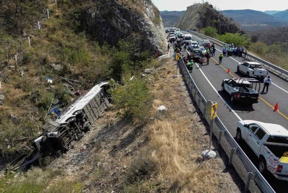 Sekurang-kurangnya 11 maut, bas terbalik di tenggara Mexico