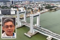 Jambatan Angkat Kuala Terengganu menggunakan 98 peratus tenaga solar sejak setahun lalu.