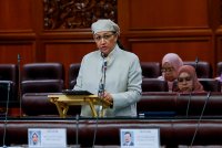 Timbalan Menteri Ekonomi merangkap Ahli Parlimen Mukah Datuk Hanifah Hajar Taib ketika menjawab atas perbahasan titah diraja 2025 pada Mesyuarat Pertama Penggal Keempat Parlimen ke-15 di Dewan Negara pada Selasa. Foto Bernama