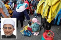 Pemberi sedekah tetap mendapat pahala selagi niatnya ikhlas kerana ALLAH walaupun penerima sebenarnya menipu. Gambar kecil: Asmadi - Gambar hiasan