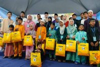 Seramai 25 anak yatim sekitar daerah Kuala Muda diraikan dalam Majlis Iftar Ramadan Perdana 2025 di Mydin Taman Batik pada Selasa.