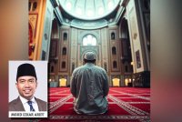 Islam menekankan kepentingan menyokong dan mendorong individu yang sedang berhijrah ke arah kebaikan. (Gambar kecil: Mohd Izhar Ariff)